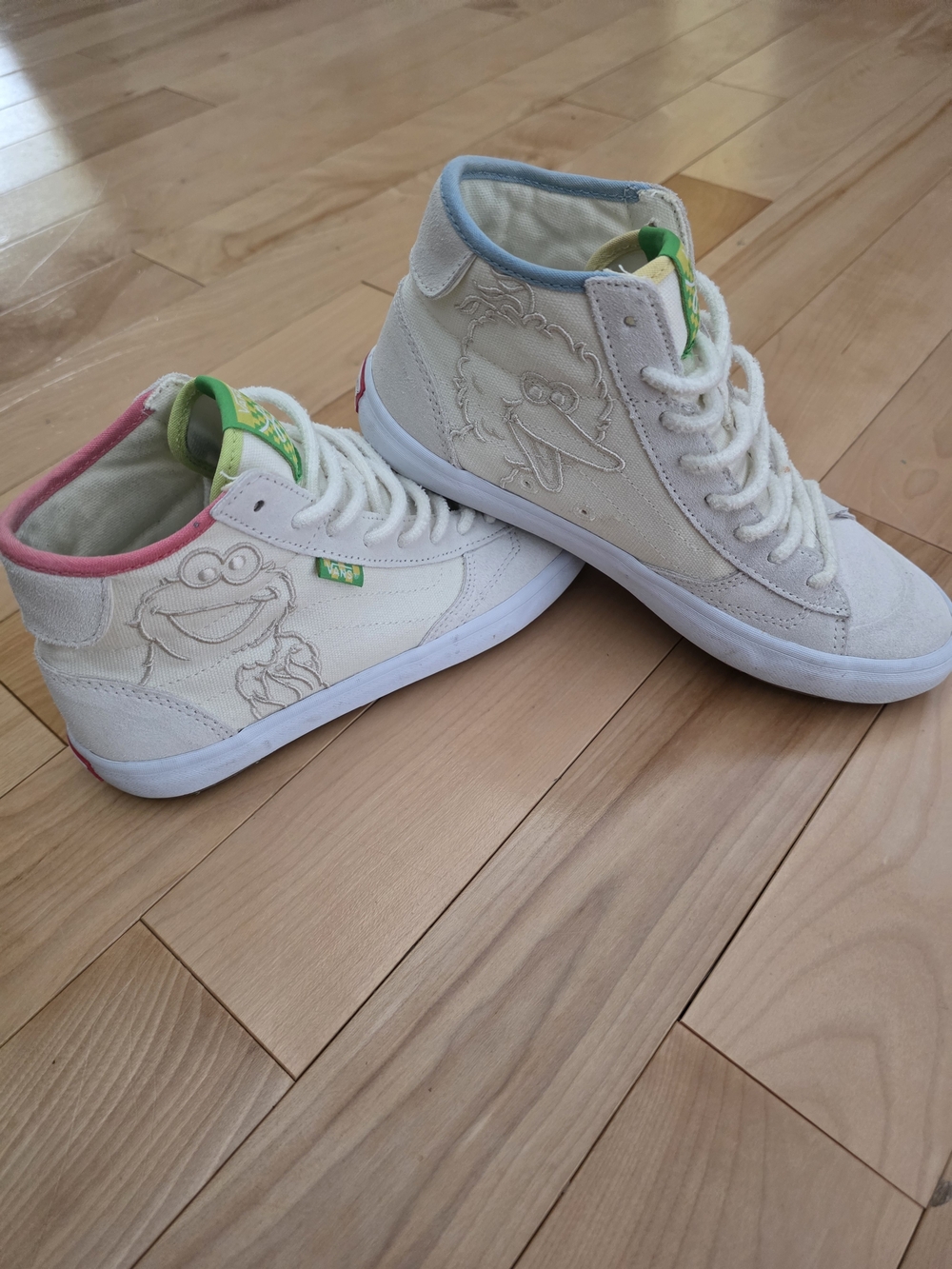 Sesame Street Vans Hi sneakers mens Sz 7, women's Sz 8.5